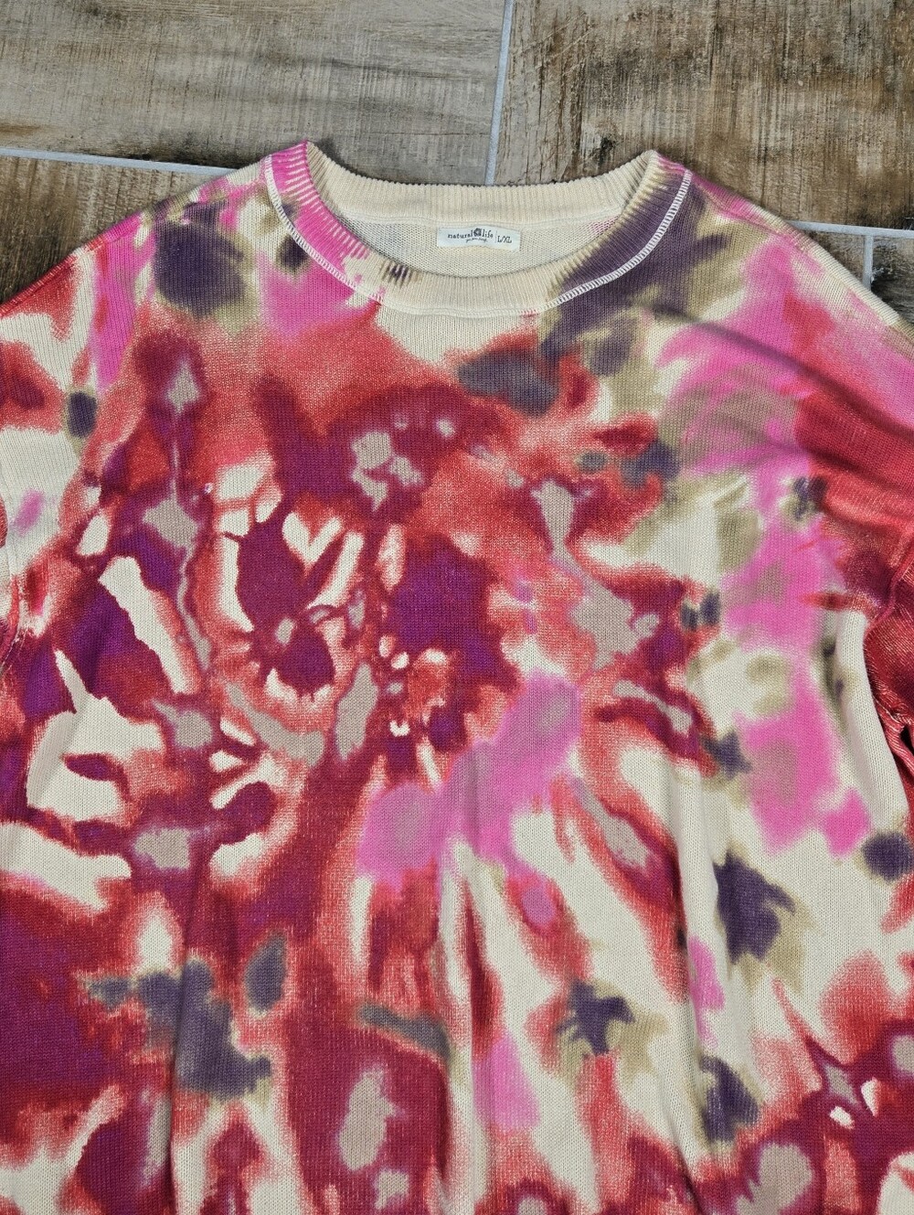 Natural Life Tie Dye Top L / XL Oversize Slouchy Sweatshirt Red Fuschia Cream - Picture 4 of 16